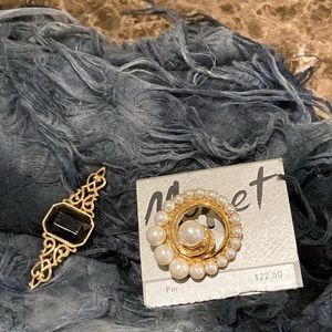 Pins/Brooches